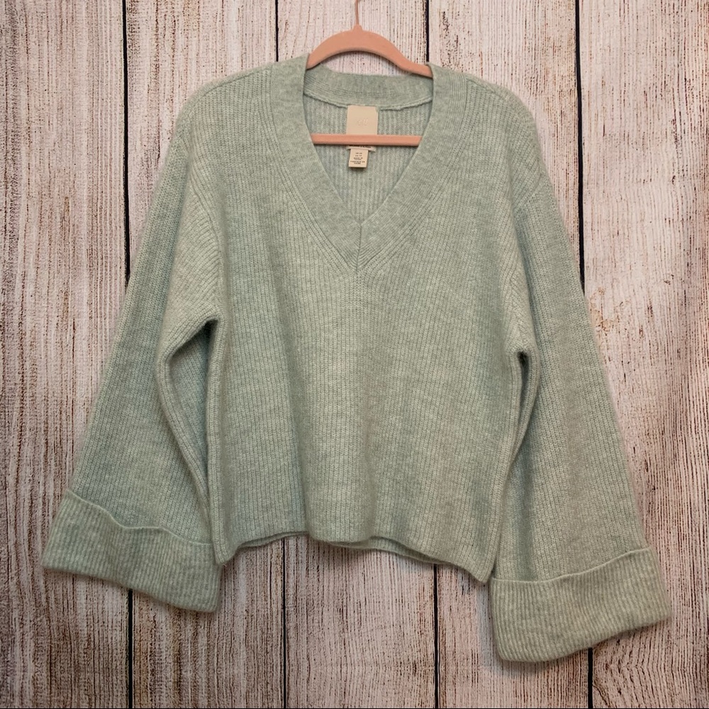 H&M Wool Alpaca Blend Sweater Pastel Relaxed XS green V-neck Soft Knitted Bell
